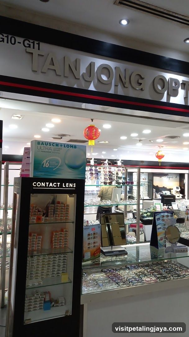 Tanjong Opt Store Interior Display