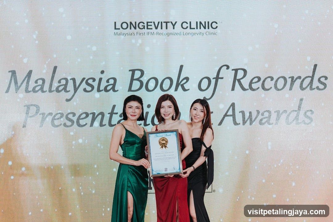 Longevity Clinic Malaysia Book of Records Presentation Awards