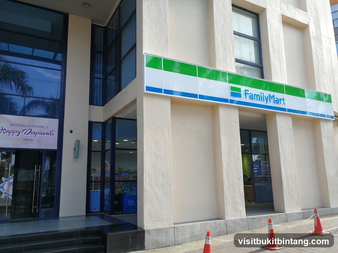 FamilyMart Amcorp Mall