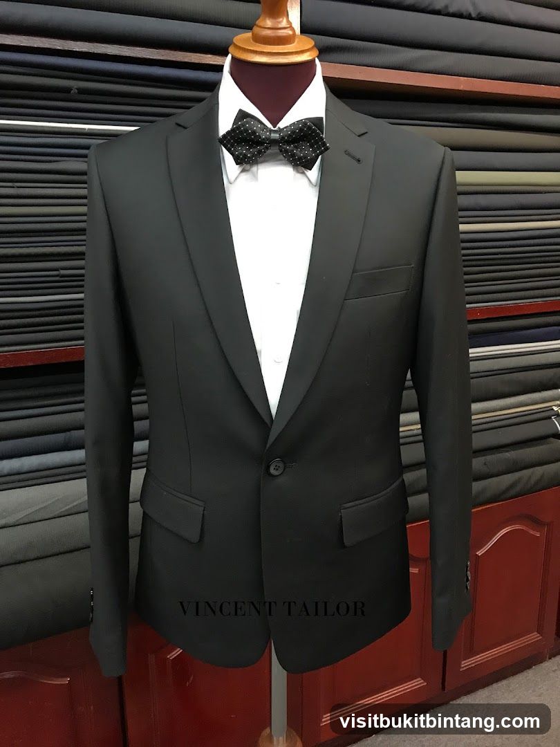 Black Suit Display