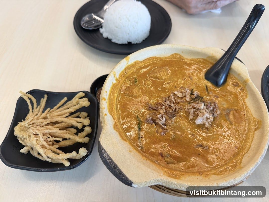 Curry with Rice and Fried Enoki Mushrooms