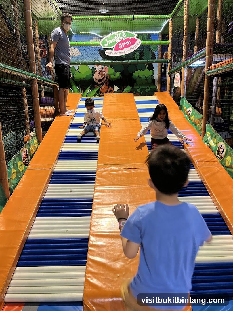 Jungle Gym Kid's Adventure Playland
