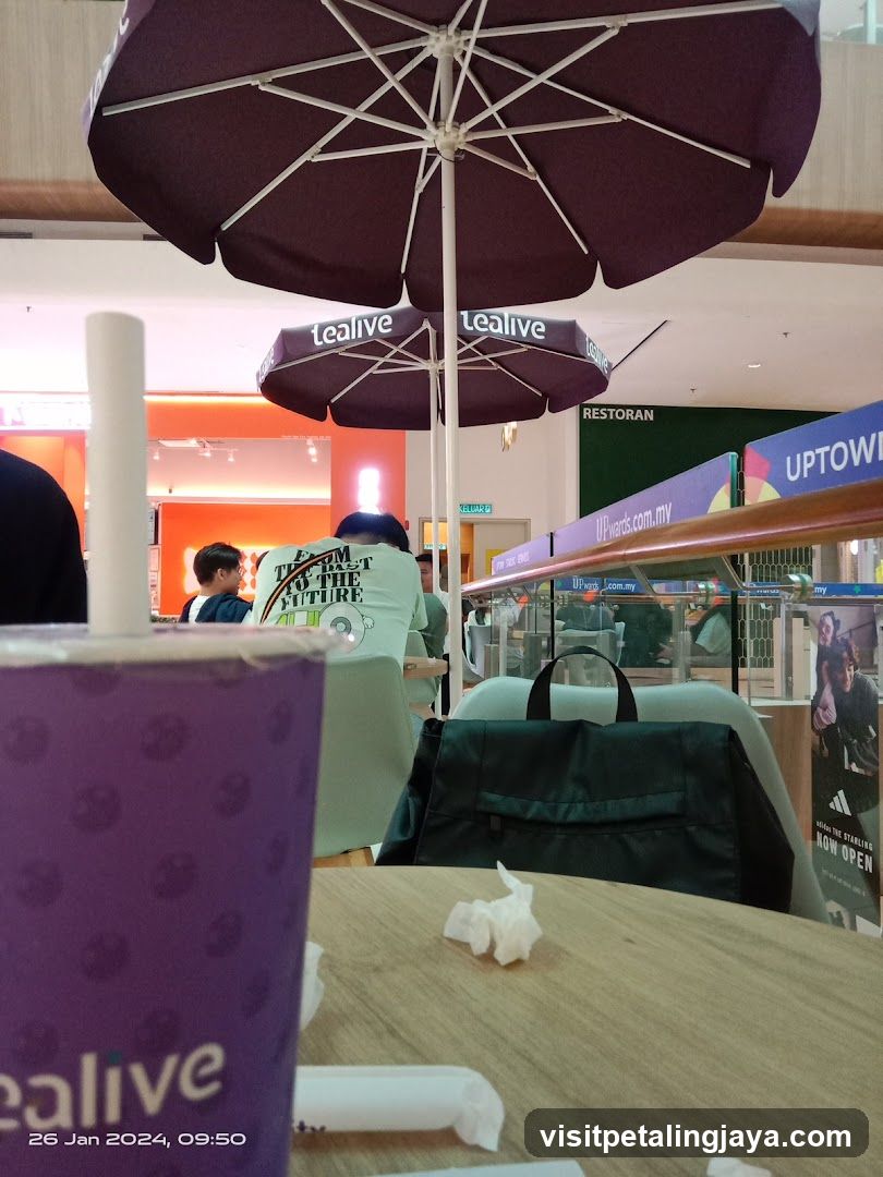Tealive Interior View