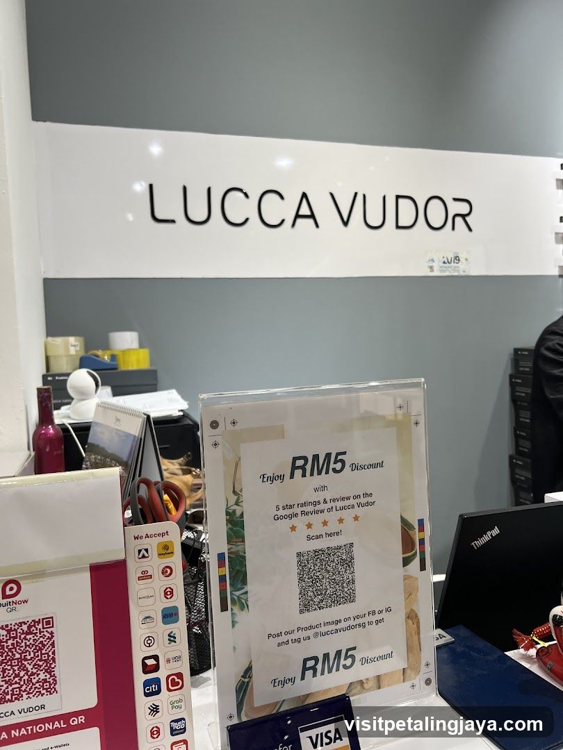 Lucca Vudor Interior Display