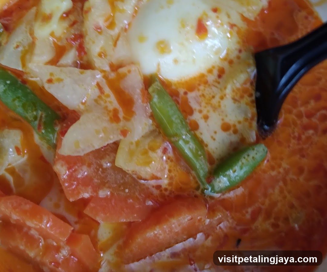 Tomato and Egg Curry with Vegetables