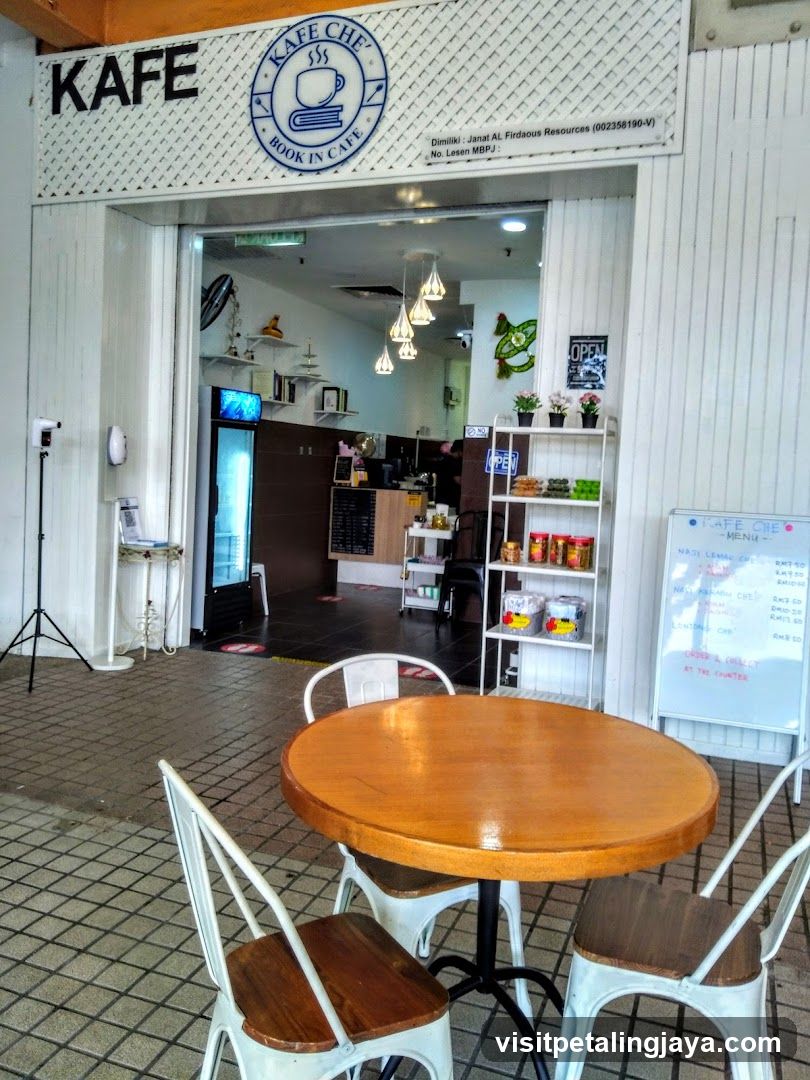 Kafe Che - Shop Front View