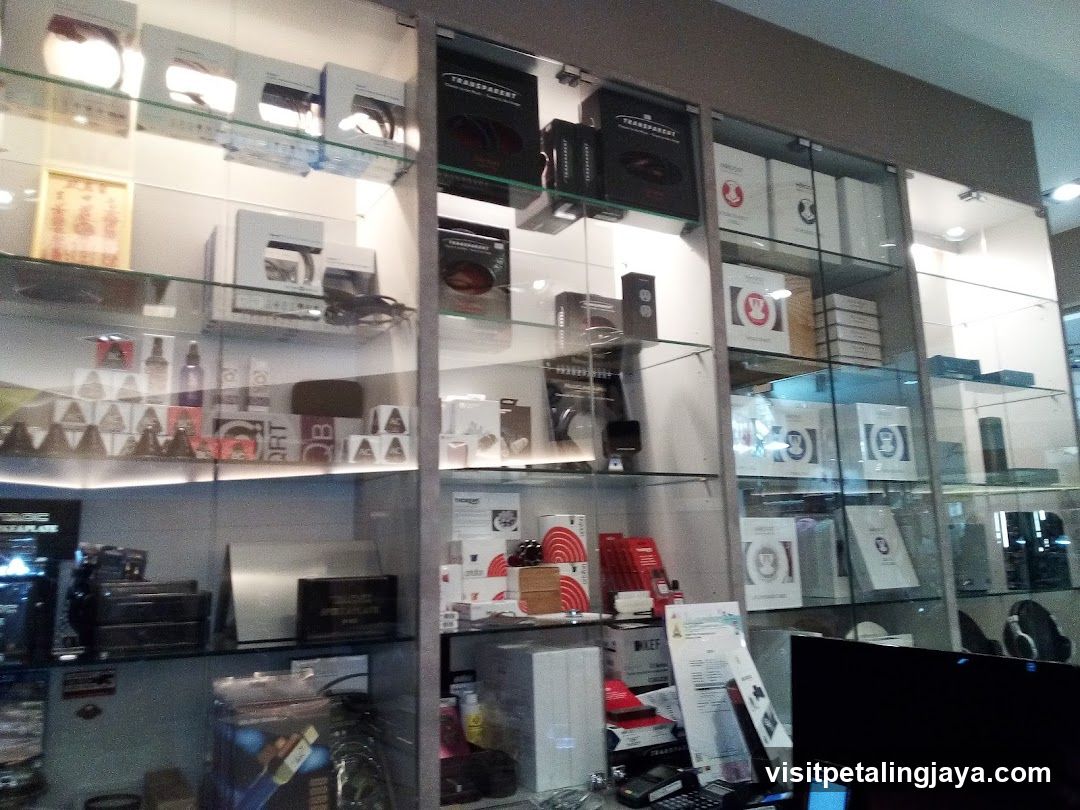 Electronics Display Cabinet