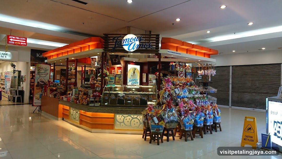 Famous Amos @ Amcorp Mall