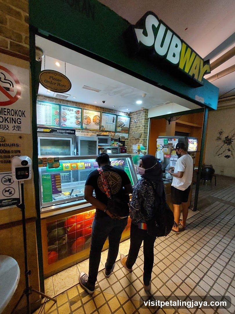 Famous Amos @ Amcorp Mall