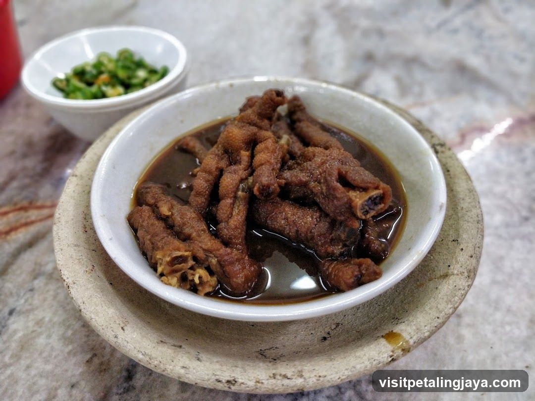 Braised Chicken Feet with Chili Sauce