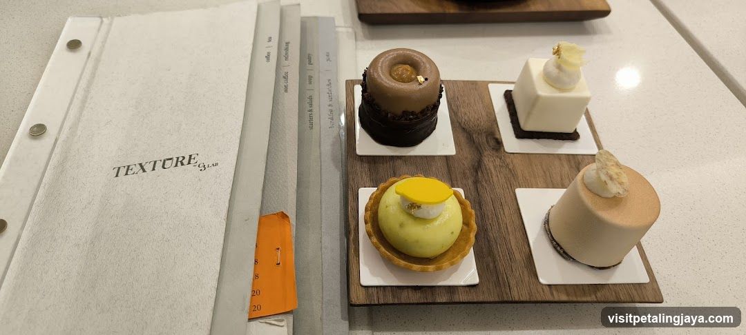 Dessert Platter at TEXTURE3 LAB