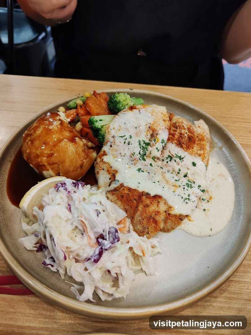Grilled Fish with Creamy Sauce and Coleslaw