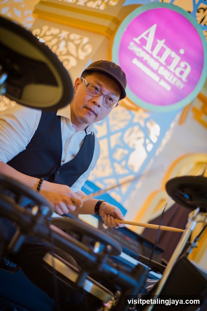 Musician performing live at Atria Shopping Gallery