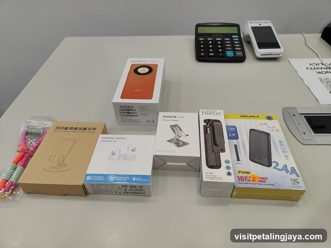 Electronics and Accessories Display
