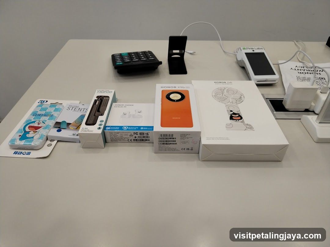 Electronics and Accessories Display