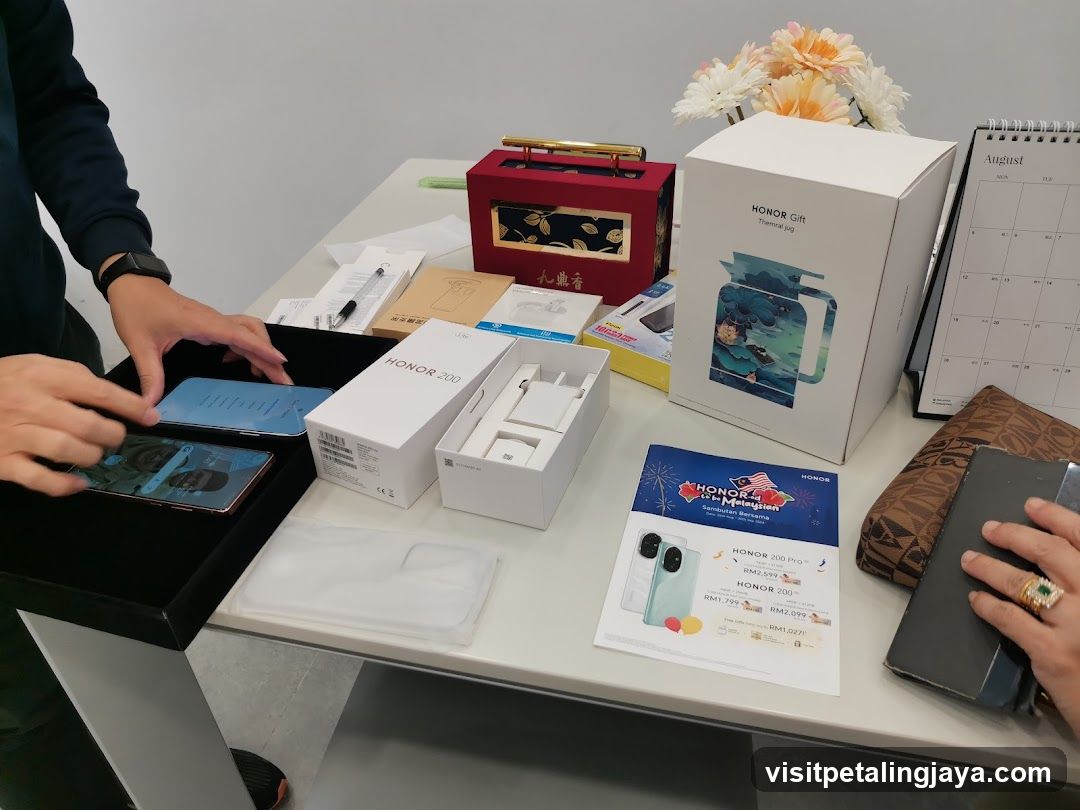 Honor Phone Display Table