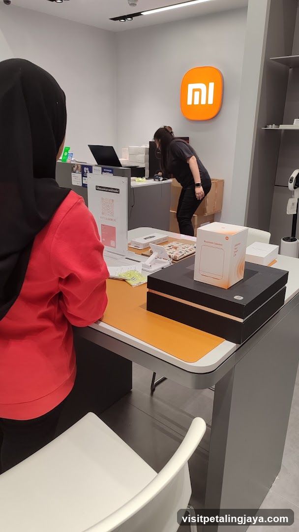 Xiaomi Store Interior