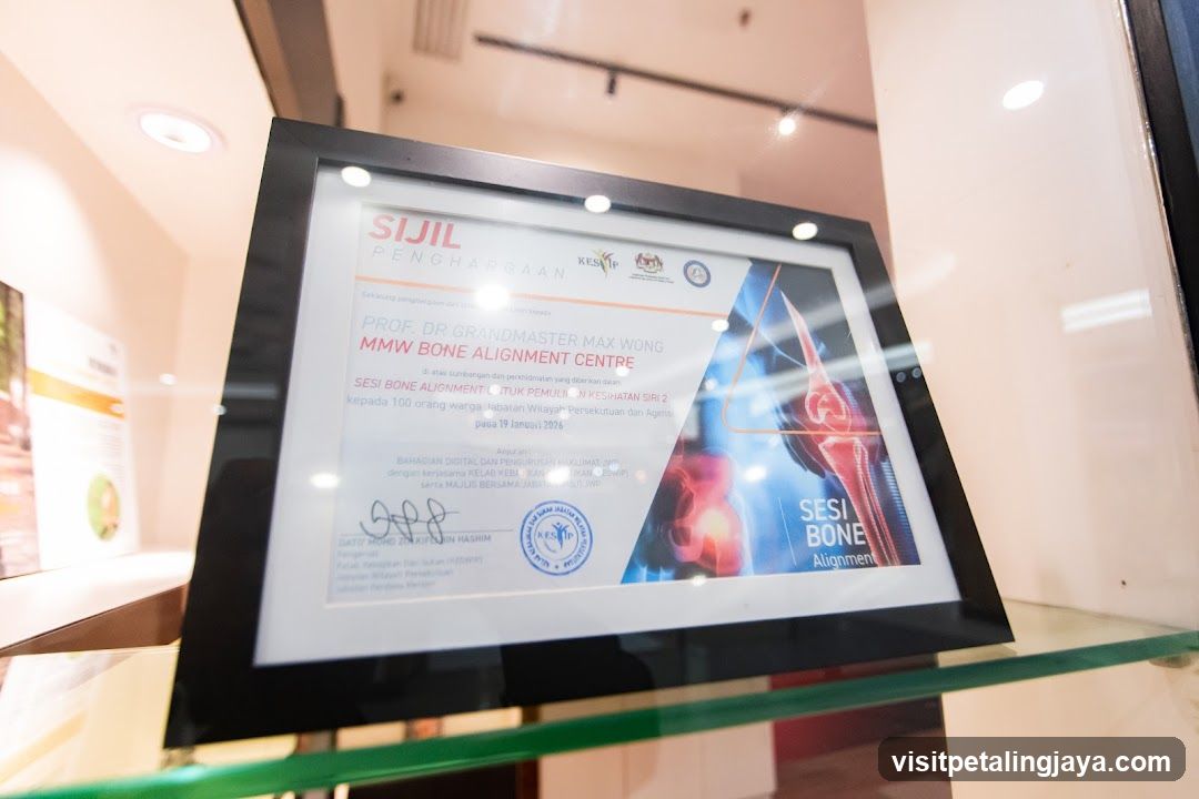 MMW Bone Alignment Centre (Atria Mall)
