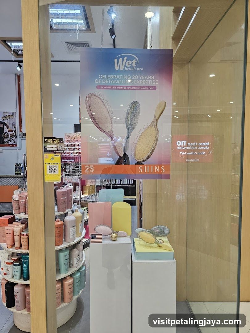 SHINS Atria Shopping Gallery