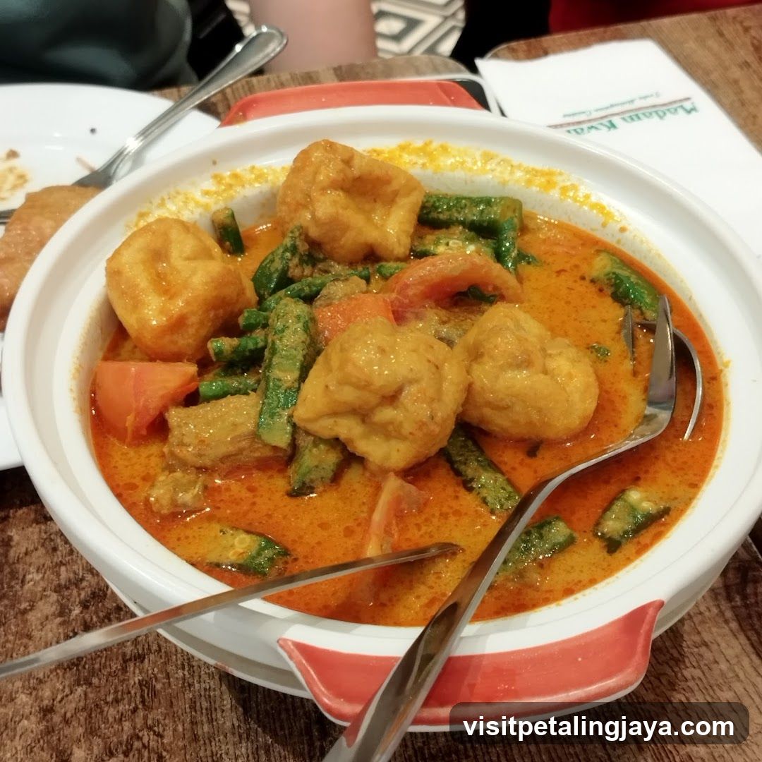 Curry Dish with Tofu and Vegetables
