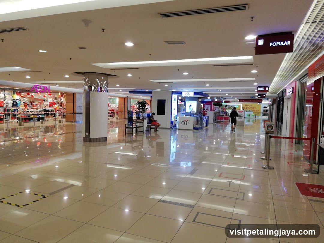 POPULAR Bookstore 大众书局 | 1 Utama