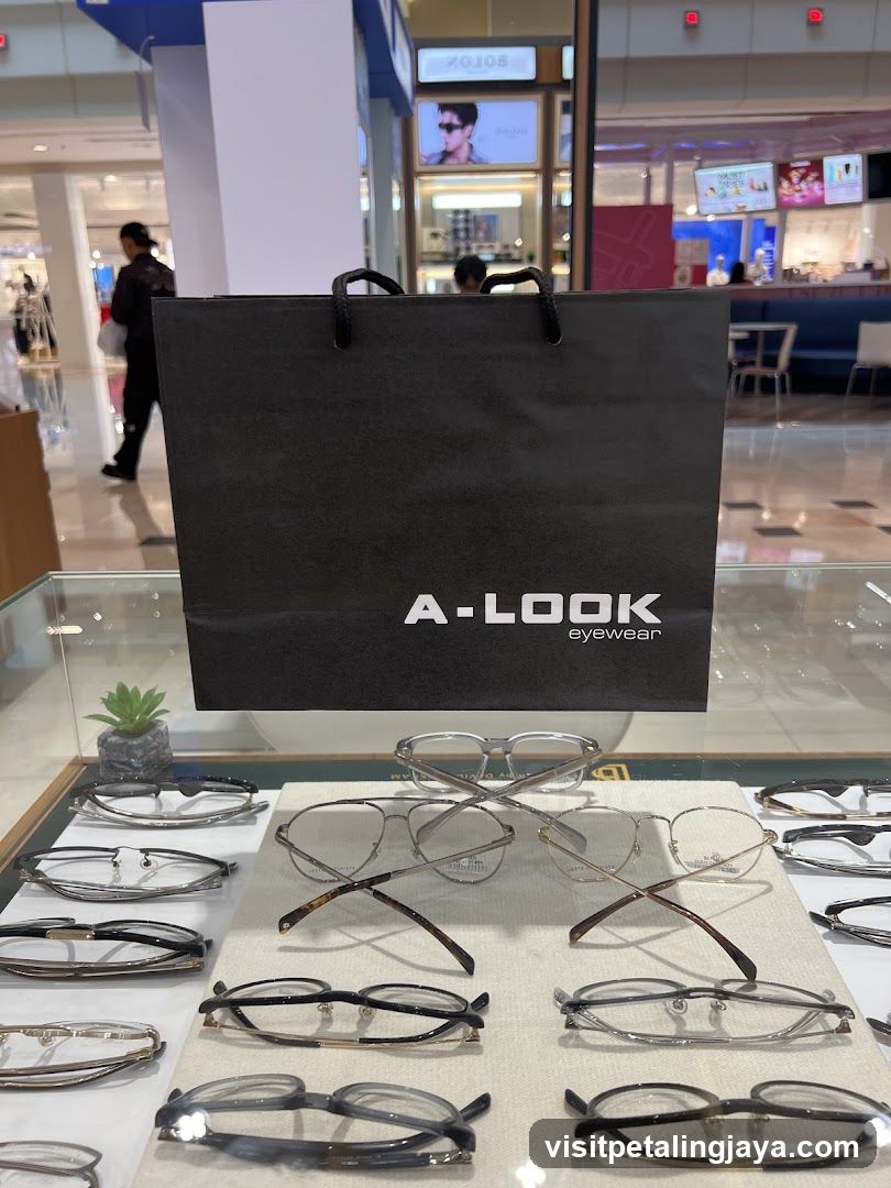 Eyewear Display with Shopping Bag