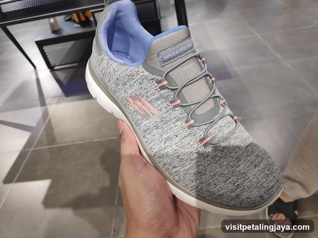 Skechers Shoe Display