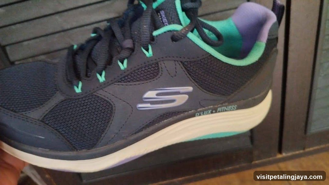 Skechers Shoe