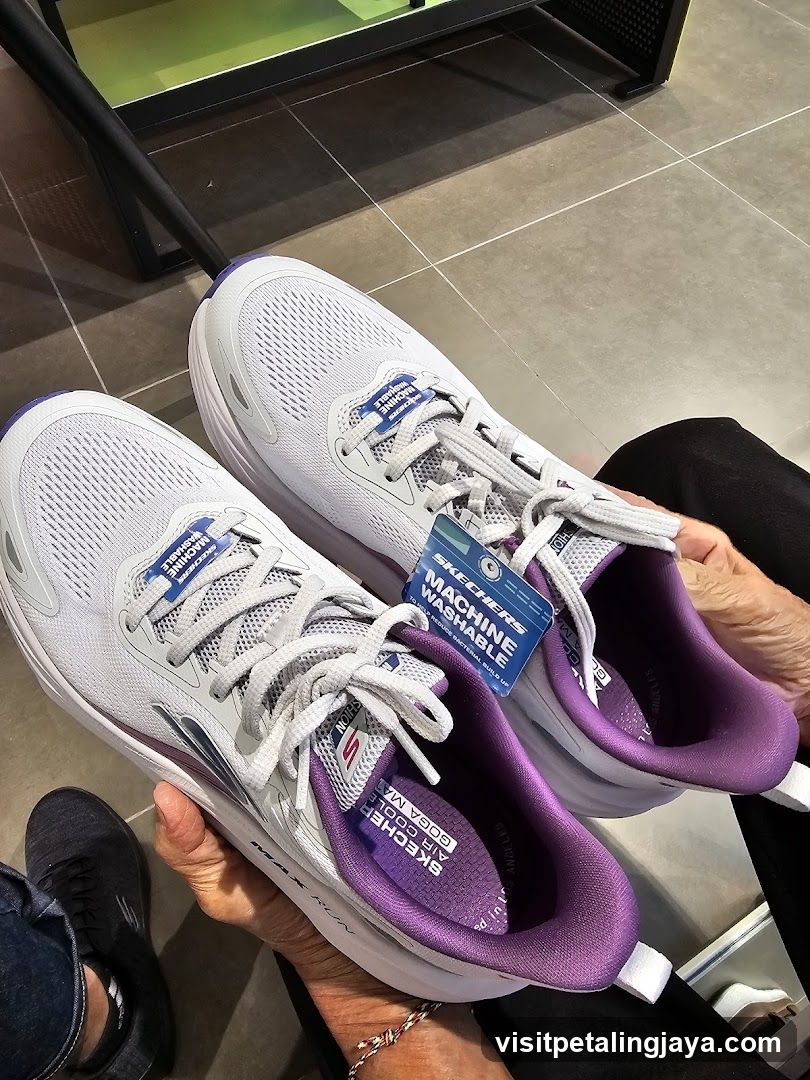 Skechers Shoes Display