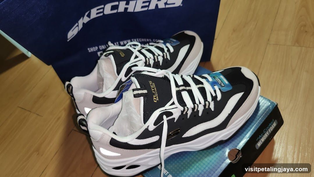 Skechers Shoes Display
