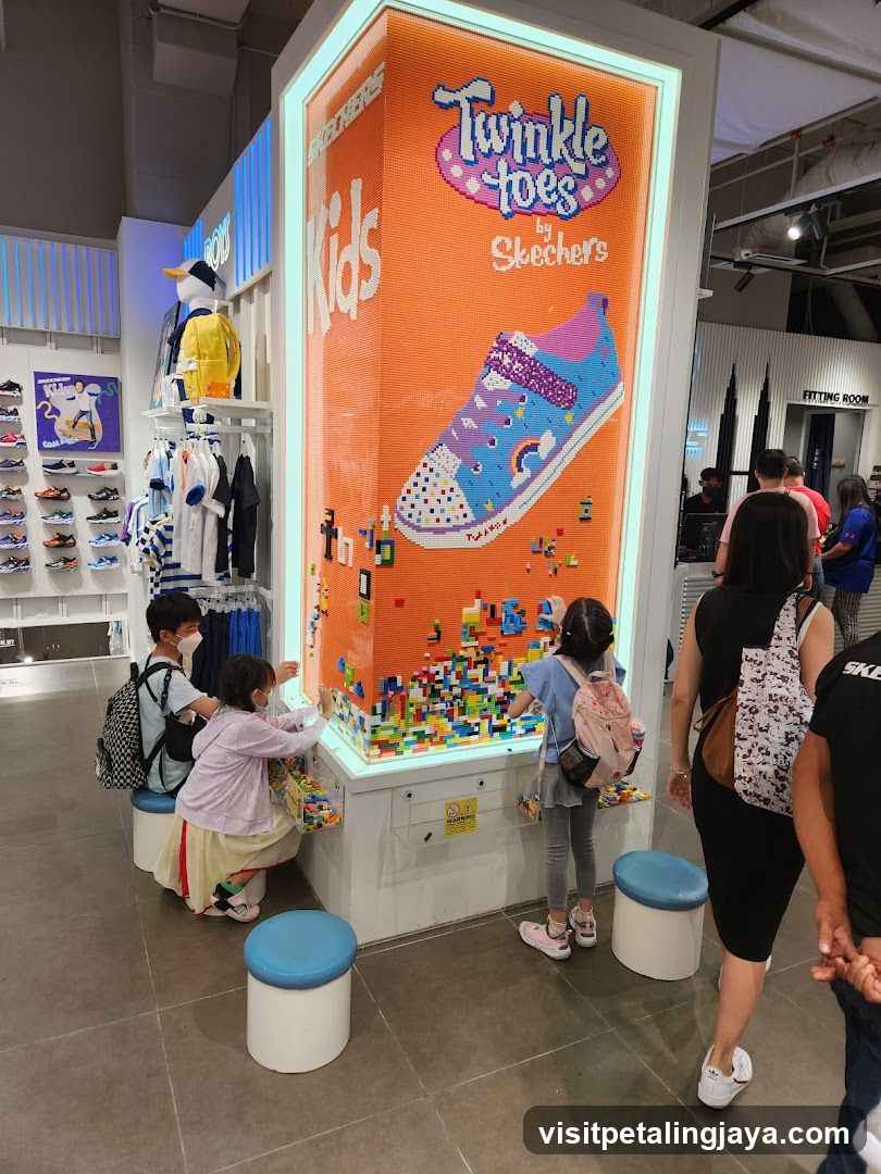 Skechers Kids Display
