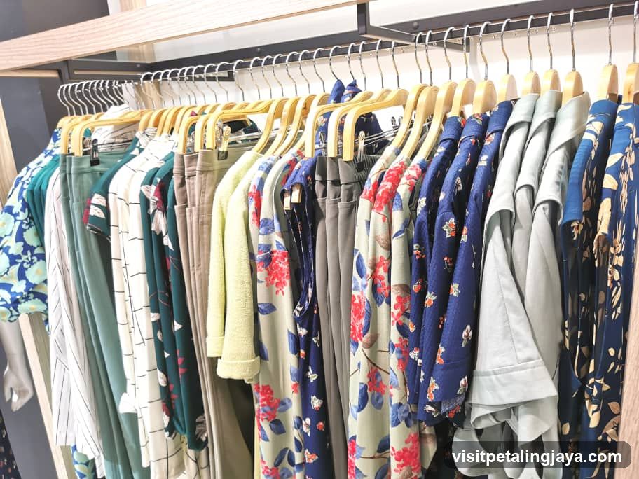 Clothing Rack Display