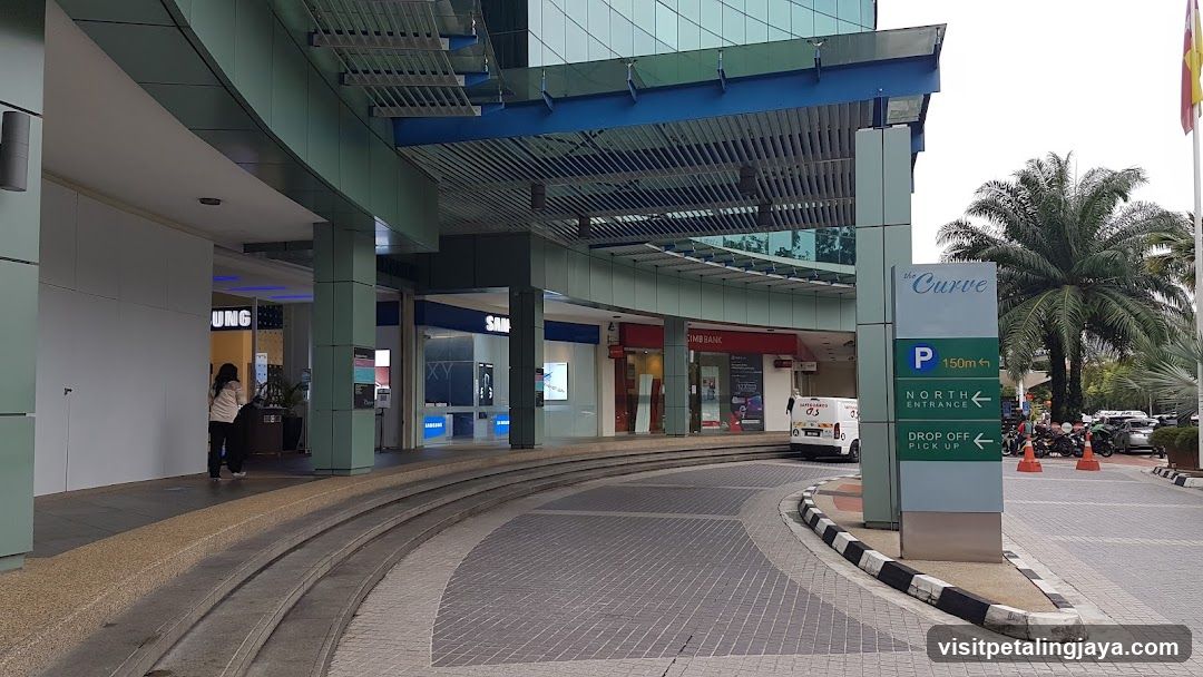 Entrance to The Curve Mall