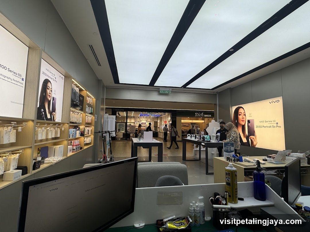 vivo Store Interior