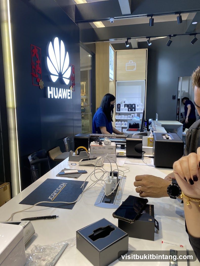 Huawei Store Interior