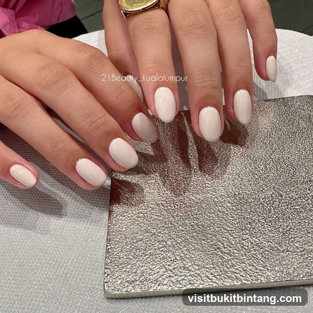 Cream Manicure