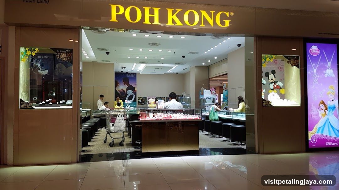POH KONG Jewelry Store Entrance