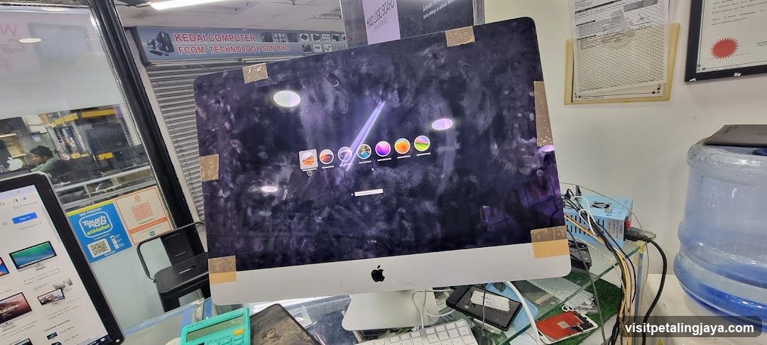 Apple iMac in a tech shop interior