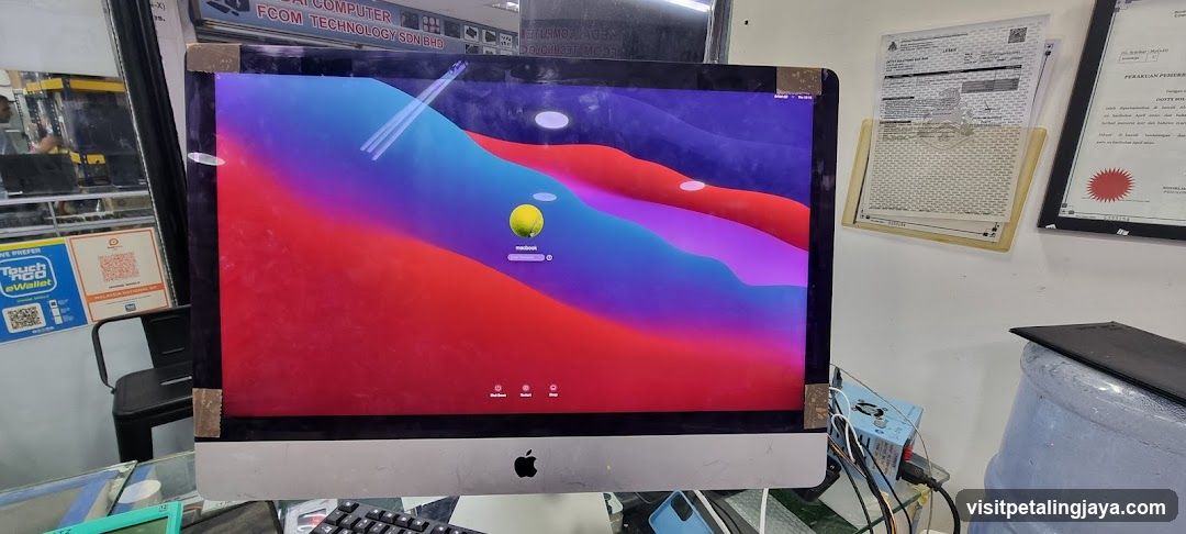 Apple iMac in a shop interior