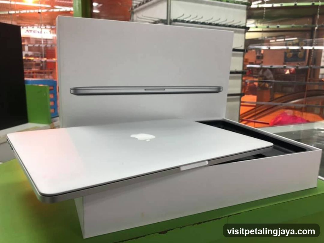Apple MacBook Pro in Box