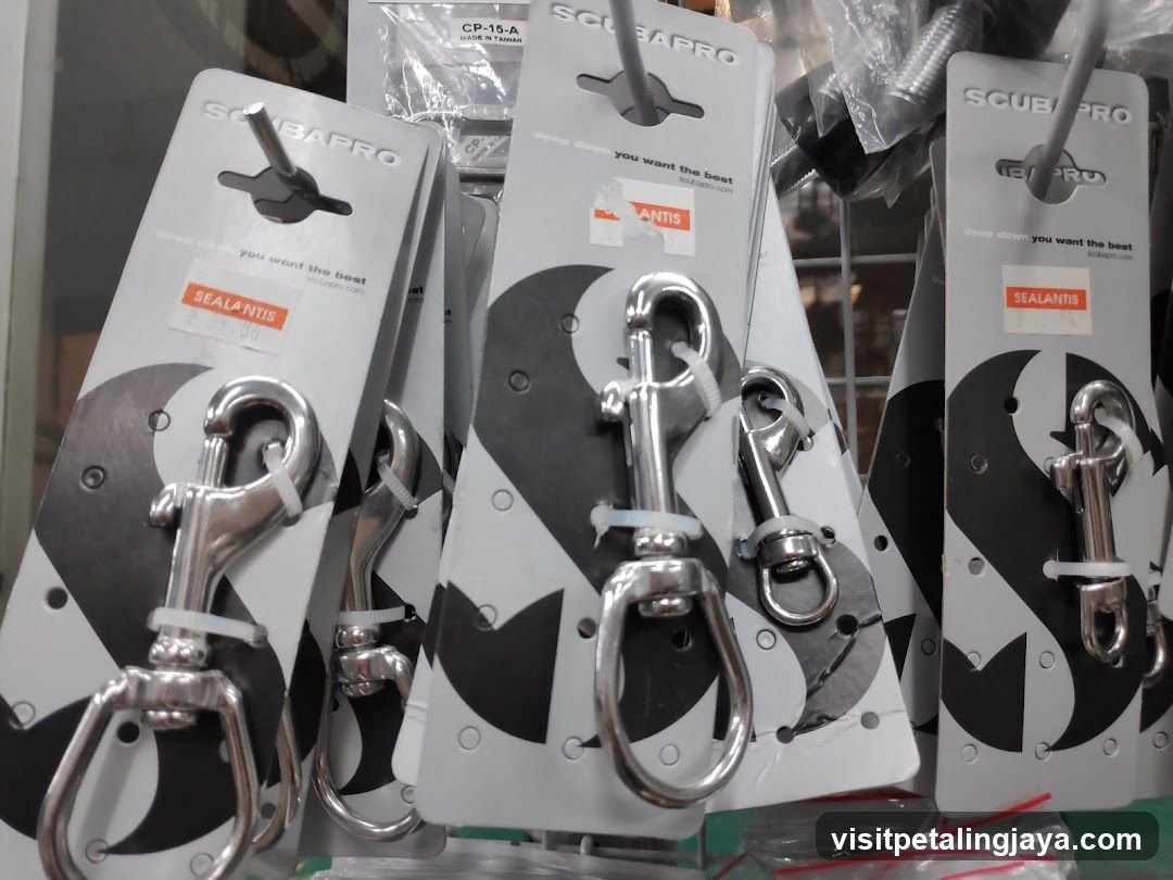 Scuba Pro Carabiner Hooks Display
