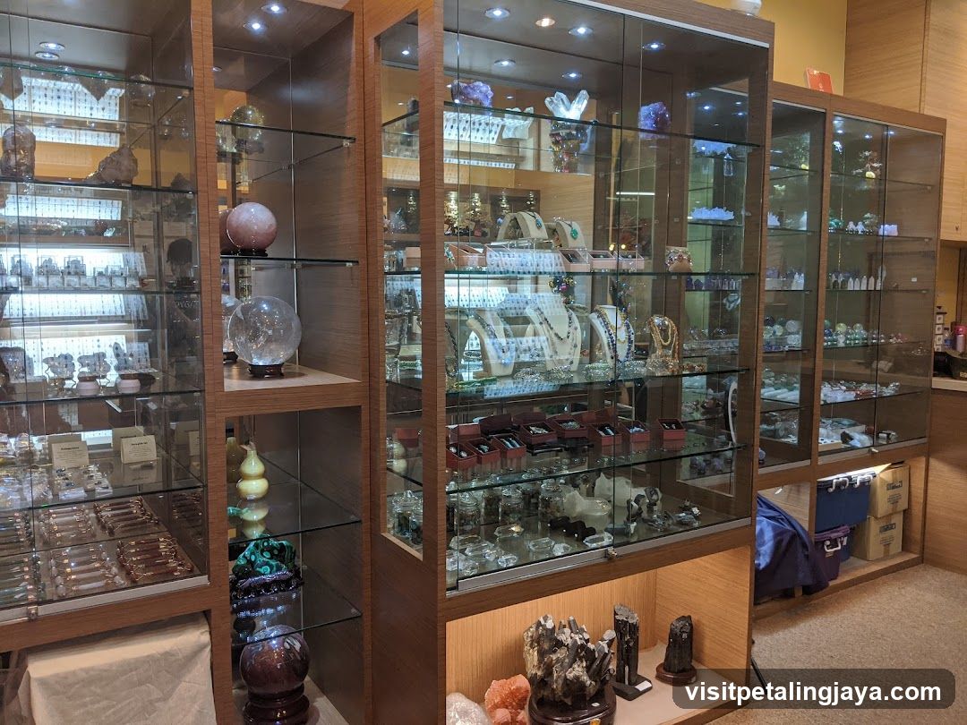Jewelry and Crystal Display Case Interior