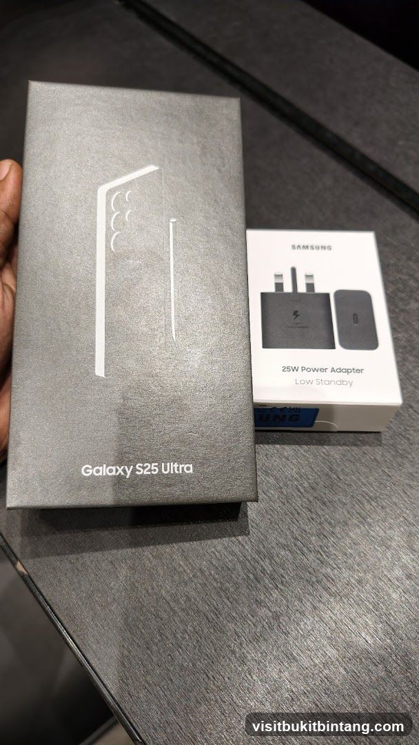 Samsung Galaxy S25 Ultra and Power Adapter