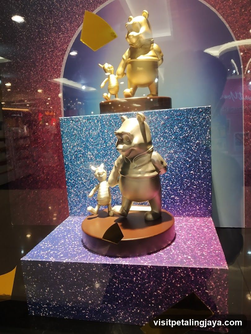 Winnie the Pooh and Piglet Display