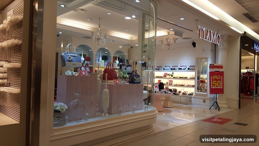 Crocs @ 1 Utama Shopping Centre