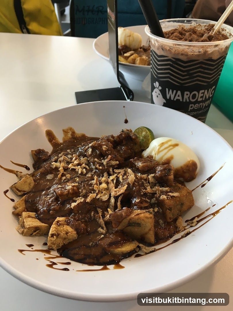 Food and Drink at Waroeng Penyetz