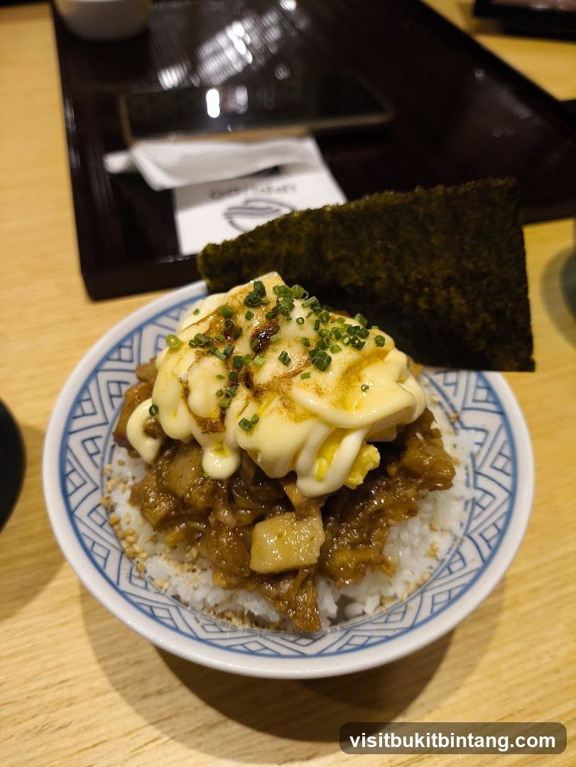 Rice bowl with meat and mayonnaise