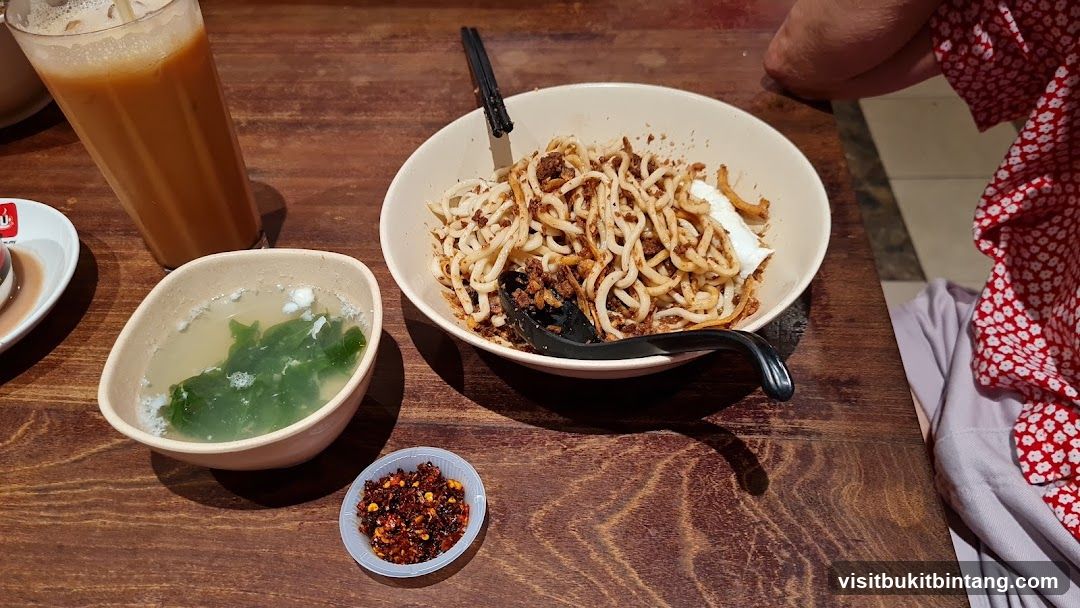Noodles with Soup and Drink