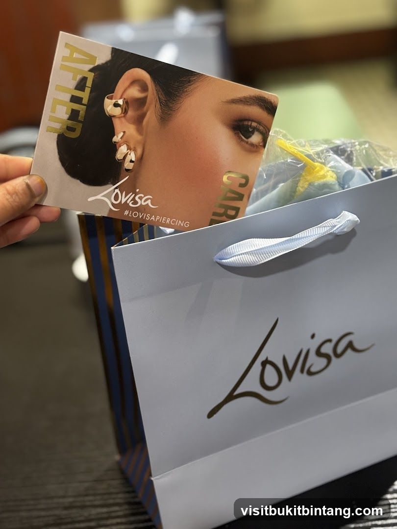 Lovisa Shopping Bag and Card