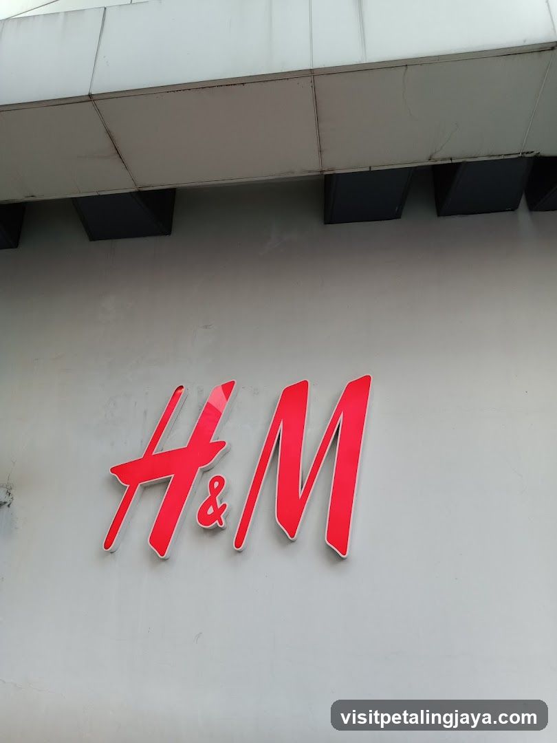 H&M (1 Mont Kiara)